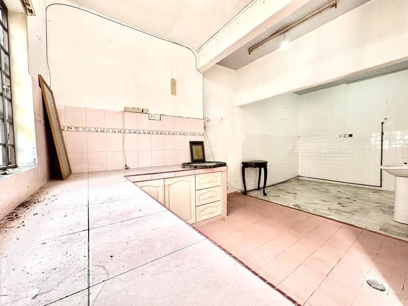 Rumah Teres 2-Tingkat untuk Dijual di Klang (Selangor) - Ameer Mujahid - Kitchen - PropertyGuru.com.my