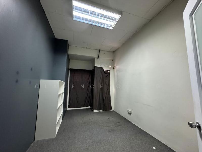 Shop / Office for Rent in Taman Puncak Jalil (Seri Kembangan) - Clarence Chong - Interior - PropertyGuru.com.my