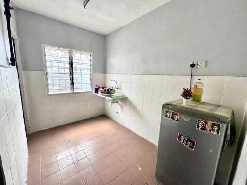 Pangsapuri untuk Dijual di Pangsapuri Baiduri - Fazri . - Kitchen - PropertyGuru.com.my