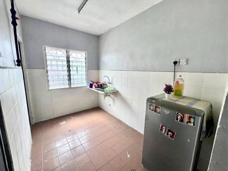 Pangsapuri untuk Dijual di Pangsapuri Baiduri - Fazri . - Kitchen - PropertyGuru.com.my