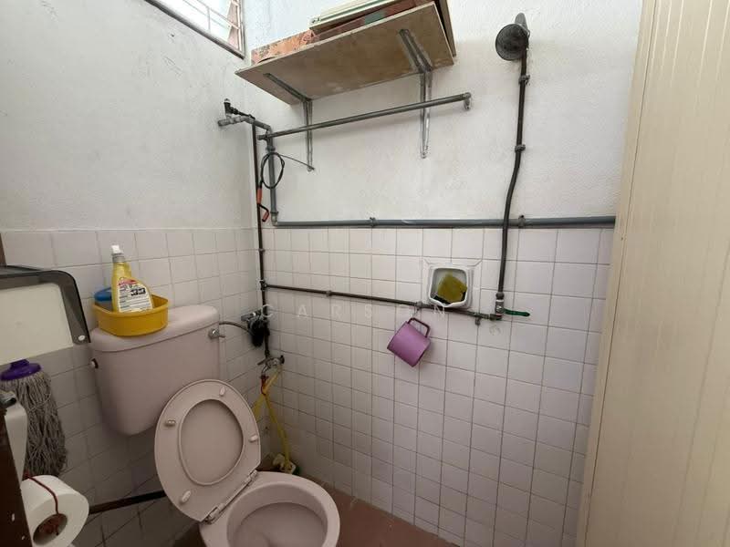 Rumah Teres 2-Tingkat untuk Dijual di Sungai Dua (Penang) - Carson Chuah - Bathroom - PropertyGuru.com.my