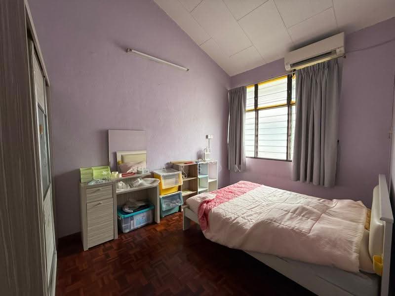 Rumah Teres 2-Tingkat untuk Dijual di Sungai Dua (Penang) - Carson Chuah - Bedroom - PropertyGuru.com.my