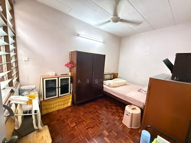 Rumah Teres 2-Tingkat untuk Dijual di Sungai Dua (Penang) - Carson Chuah - Bedroom - PropertyGuru.com.my