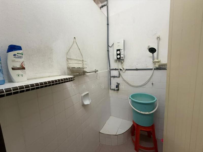 Rumah Teres 2-Tingkat untuk Dijual di Sungai Dua (Penang) - Carson Chuah - Bathroom - PropertyGuru.com.my