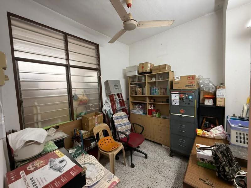 Rumah Teres 2-Tingkat untuk Dijual di Sungai Dua (Penang) - Carson Chuah - Study - PropertyGuru.com.my