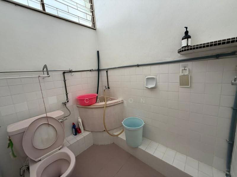 Rumah Teres 2-Tingkat untuk Dijual di Sungai Dua (Penang) - Carson Chuah - Bathroom - PropertyGuru.com.my
