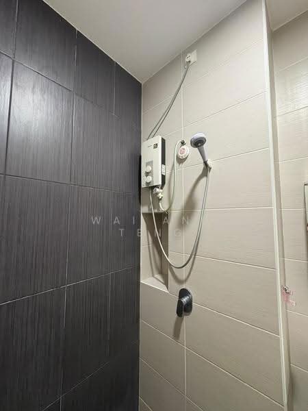 Kediaman Servis untuk Dijual di TRiGON Luxury Residences - Wai Ann Teng - Bathroom - PropertyGuru.com.my