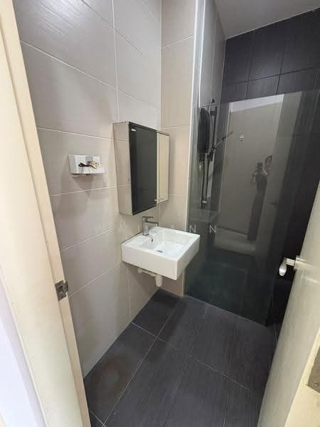 Kediaman Servis untuk Dijual di TRiGON Luxury Residences - Wai Ann Teng - Bathroom - PropertyGuru.com.my