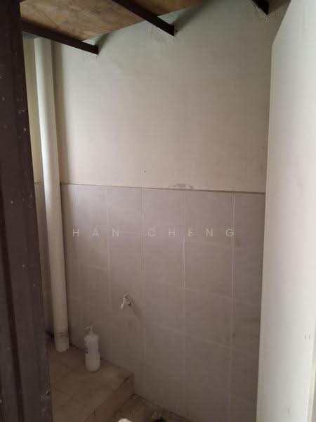 Shop / Office untuk Disewa di Bandar Kajang (Kajang) - Han Cheng - Bathroom - PropertyGuru.com.my