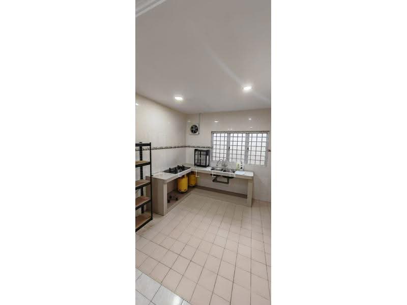 Rumah Teres untuk Disewa di Taman Bertam Impian (Tanjong Minyak) - Helen BF - Kitchen - PropertyGuru.com.my