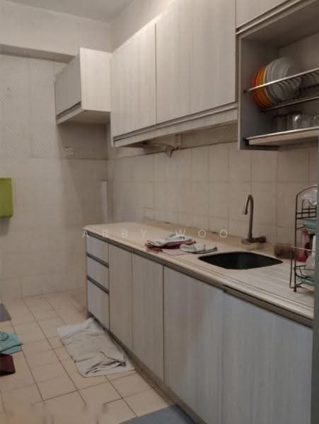 Rumah Flat untuk Disewa di Dataran Otomobil - Abby Woo - Kitchen - PropertyGuru.com.my