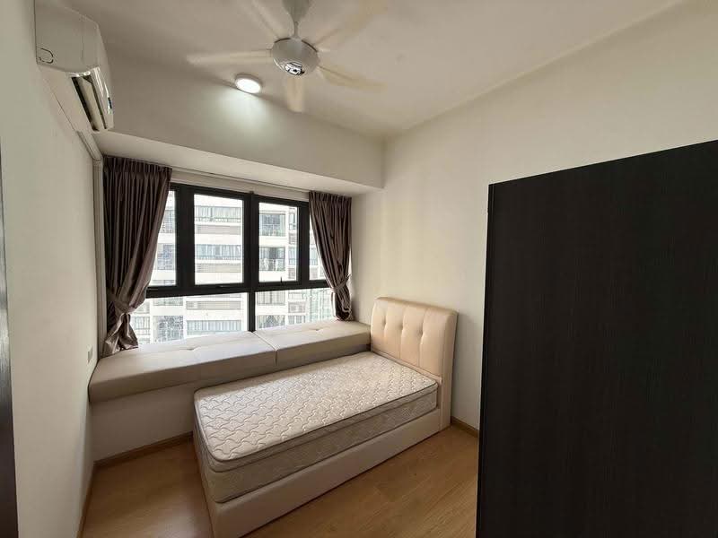 Kondominium untuk Disewa di Amberside @ Country Garden Danga Bay - Jun Song - Bedroom - PropertyGuru.com.my