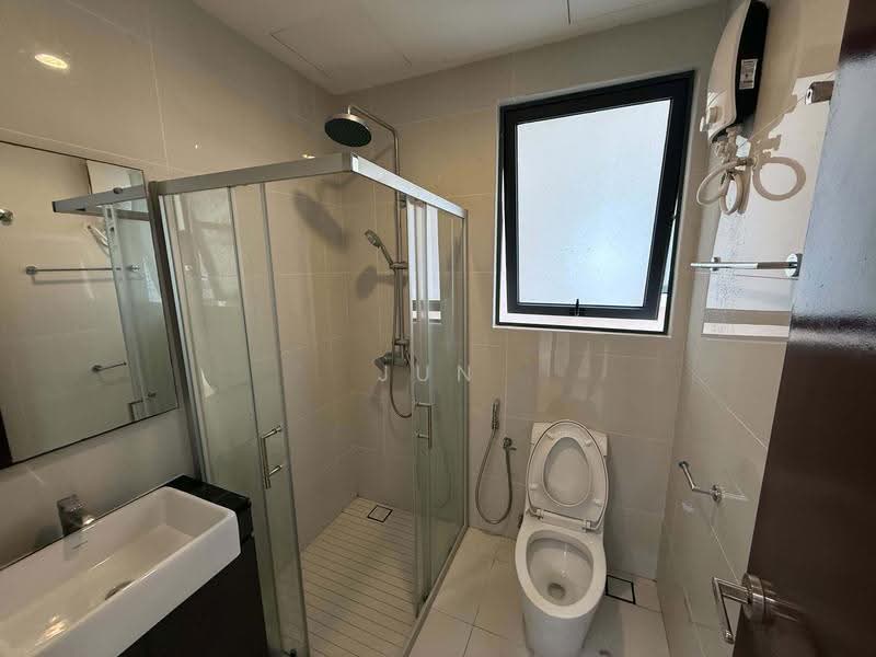 Kondominium untuk Disewa di Amberside @ Country Garden Danga Bay - Jun Song - Bathroom - PropertyGuru.com.my