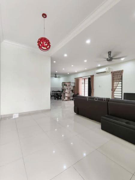 Rumah Kluster untuk Dijual di Taman Seri Austin (Tebrau) - Ee Fong Toh - Living Room - PropertyGuru.com.my
