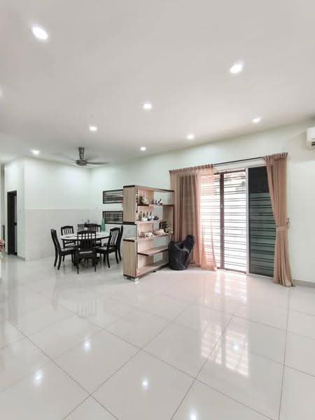 Rumah Kluster untuk Dijual di Taman Seri Austin (Tebrau) - Ee Fong Toh - Dining Room - PropertyGuru.com.my