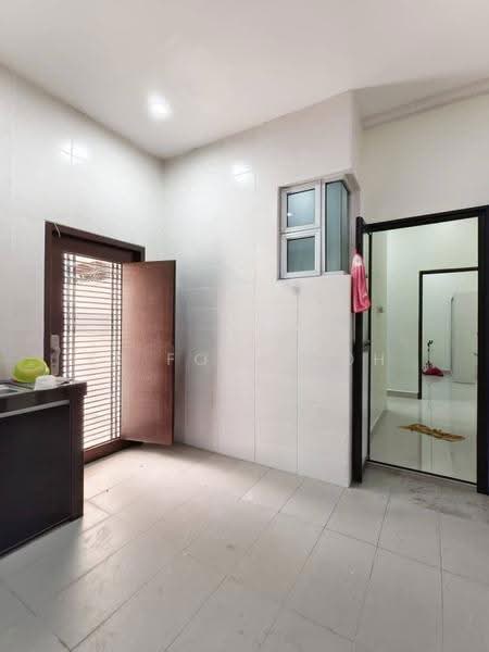 Rumah Kluster untuk Dijual di Taman Seri Austin (Tebrau) - Ee Fong Toh - Kitchen - PropertyGuru.com.my