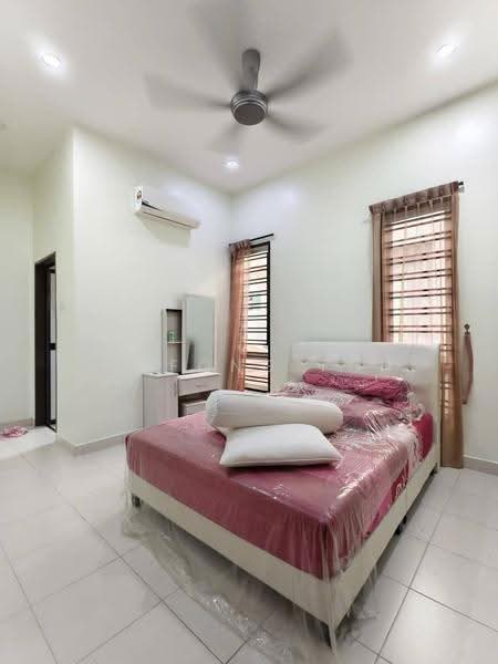 Rumah Kluster untuk Dijual di Taman Seri Austin (Tebrau) - Ee Fong Toh - Bedroom - PropertyGuru.com.my
