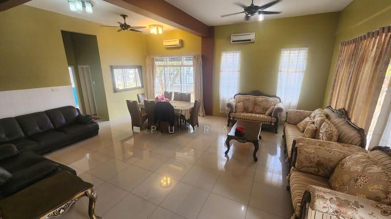 Rumah Berkembar untuk Dijual di Ayer Keroh (Melaka) - Putra Safari - PropertyGuru.com.my
