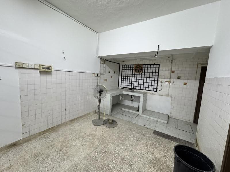 Rumah Teres untuk Dijual di Taman Selayang (Selayang) - Shannah Tong - Kitchen - PropertyGuru.com.my