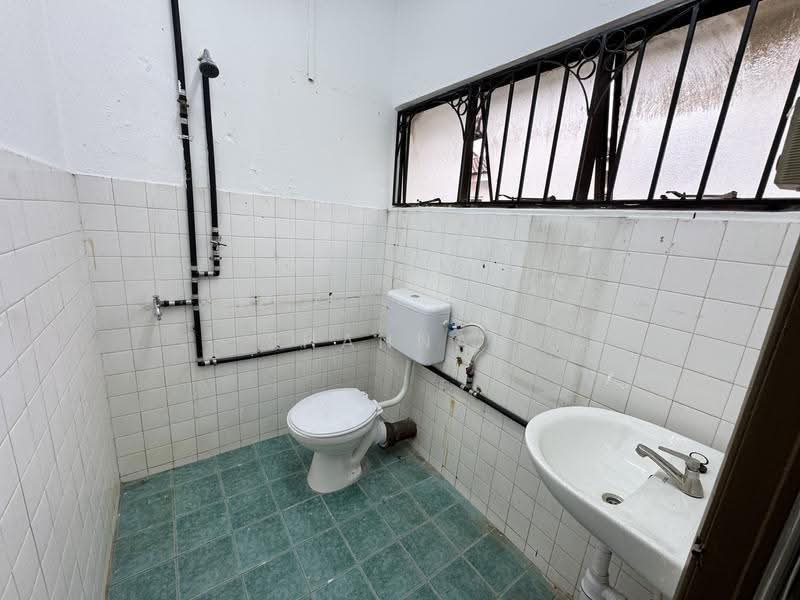 Rumah Teres untuk Dijual di Taman Selayang (Selayang) - Shannah Tong - Bathroom - PropertyGuru.com.my