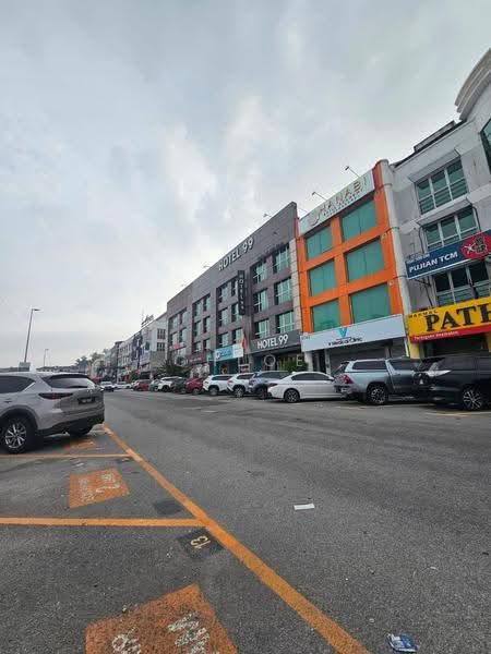 Shop for Rent in Bandar Puteri Puchong (Puchong) - Chloe Wai - Exterior - PropertyGuru.com.my