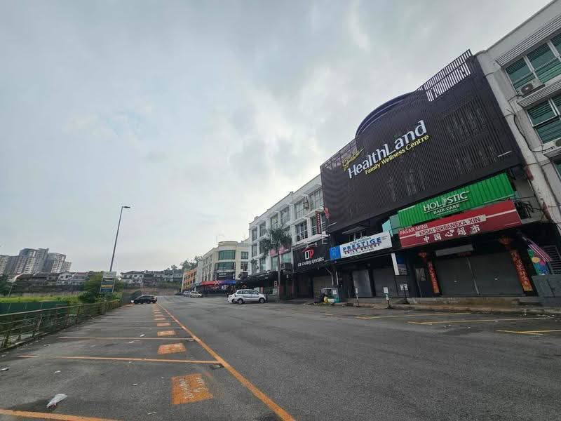 Shop for Rent in Bandar Puteri Puchong (Puchong) - Chloe Wai - Exterior - PropertyGuru.com.my