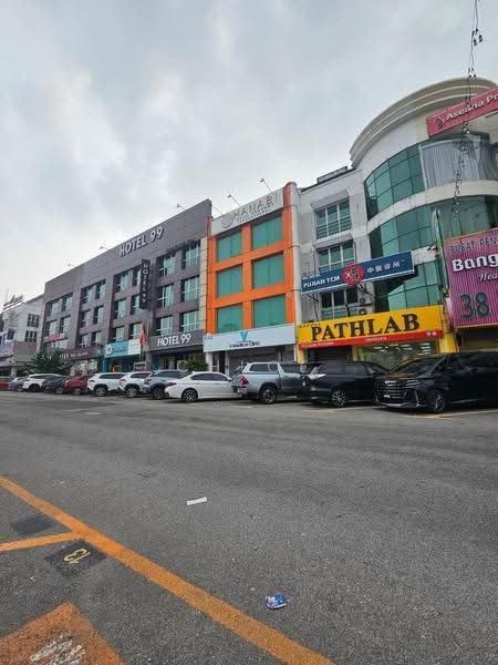 Shop for Rent in Bandar Puteri Puchong (Puchong) - Chloe Wai - Exterior - PropertyGuru.com.my