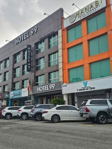Shop for Rent in Bandar Puteri Puchong (Puchong) - Chloe Wai - Exterior - PropertyGuru.com.my
