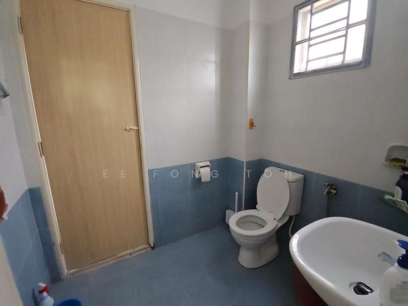 2-storey Terraced House for Sale in Ehsan Jaya (Johor Bahru) - Ee Fong Toh - Bathroom - PropertyGuru.com.my