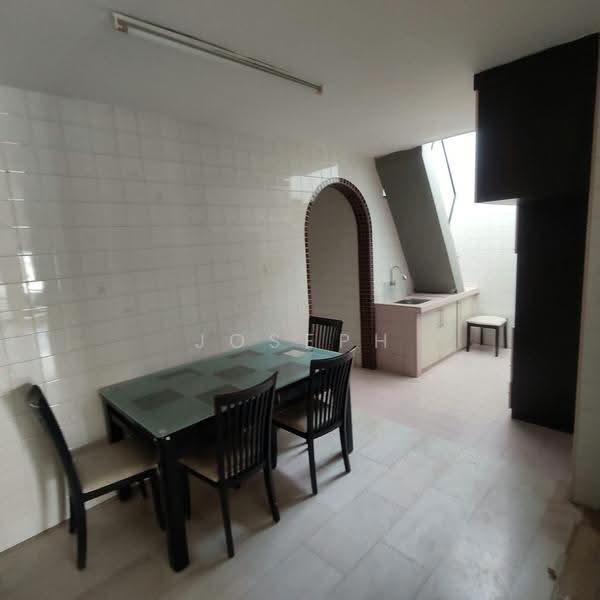 1-storey Terraced House for Rent in Taman Ungku Tun Aminah (Skudai) - Joseph Goh - Dining Room - PropertyGuru.com.my