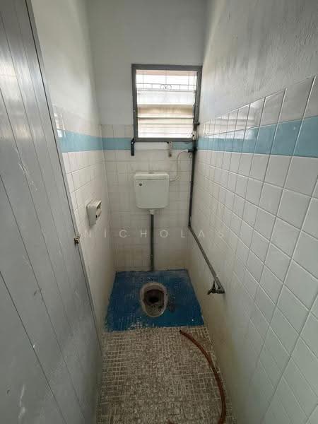 Rumah Teres 2-Tingkat untuk Dijual di Taman Kar King (Ipoh) - Nicholas Lee - Bathroom - PropertyGuru.com.my