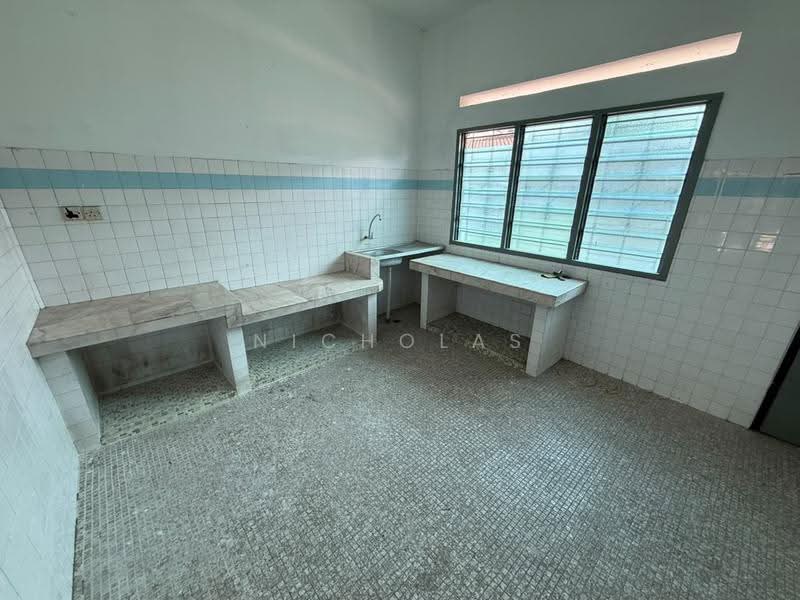 Rumah Teres 2-Tingkat untuk Dijual di Taman Kar King (Ipoh) - Nicholas Lee - Kitchen - PropertyGuru.com.my