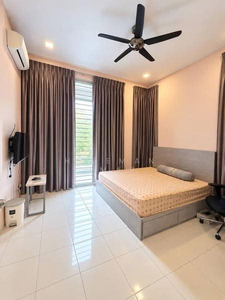 Cluster House for Sale in Bandar Saujana Putra (Tanjong Duabelas) - Hazeman Omar - Bedroom - PropertyGuru.com.my