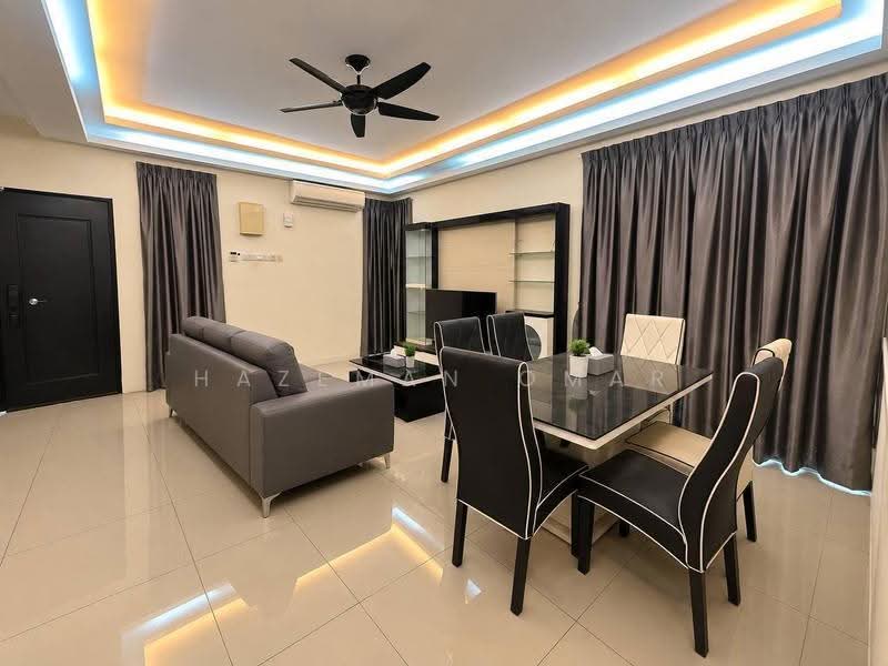 Cluster House for Sale in Bandar Saujana Putra (Tanjong Duabelas) - Hazeman Omar - Living Room - PropertyGuru.com.my