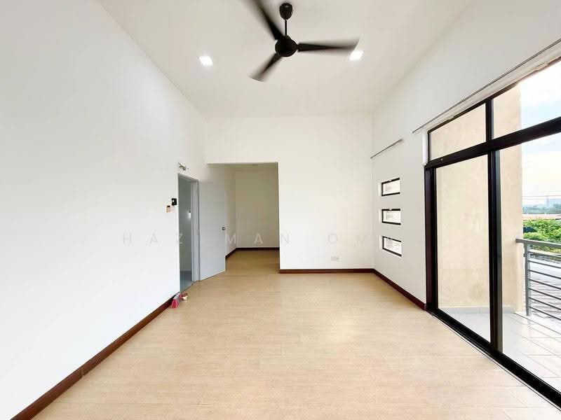 Rumah Berkembar untuk Dijual di Semenyih (Selangor) - Hazeman Omar - Living Room - PropertyGuru.com.my