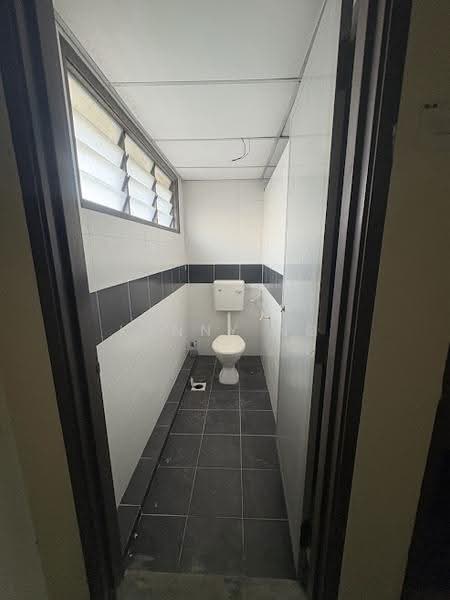 Shop / Office for Rent in Klang (Selangor) - Kenny Ng - Bathroom - PropertyGuru.com.my