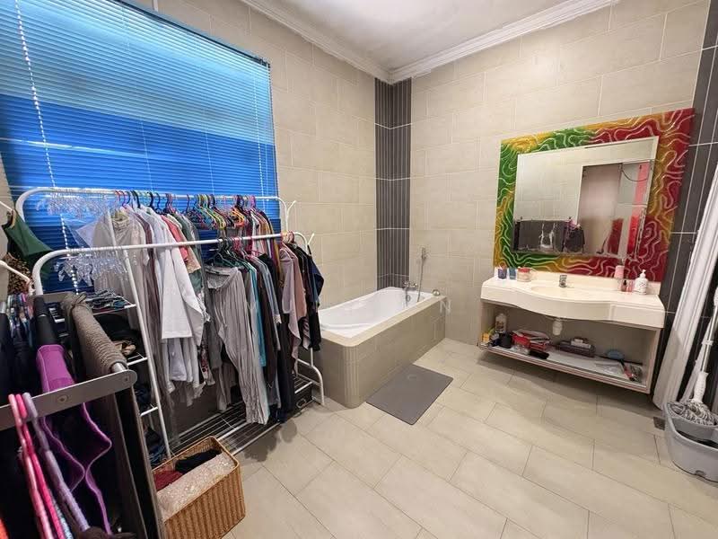 Bungalow House untuk Dijual di Subang Bestari (Shah Alam) - Muin Mn - Bathroom - PropertyGuru.com.my