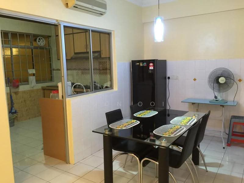 Condominium for Sale at Putra Place Condominium - Simon Ooi - Kitchen - PropertyGuru.com.my