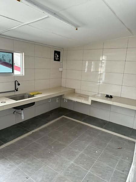 1-storey Terraced House for Rent in Taman Ungku Tun Aminah (Skudai) - Jenny Tee - Kitchen - PropertyGuru.com.my