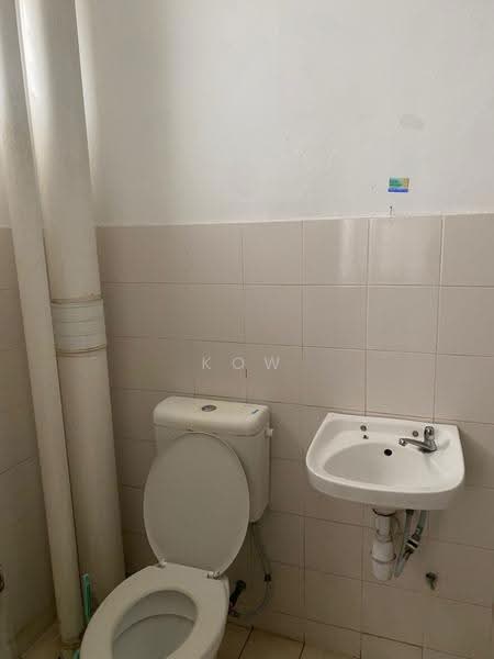 Apartment for Sale at Pangsapuri Lagoon Perdana - Kow Tze Fui - Bathroom - PropertyGuru.com.my