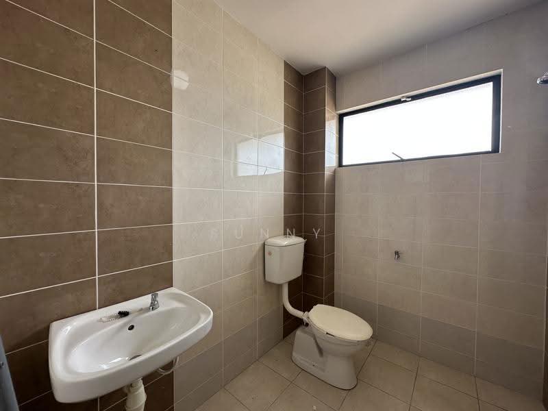 Rumah Berkembar untuk Dijual di Bandar Mahkota Cheras (Cheras) - Sunny Chien - Bathroom - PropertyGuru.com.my