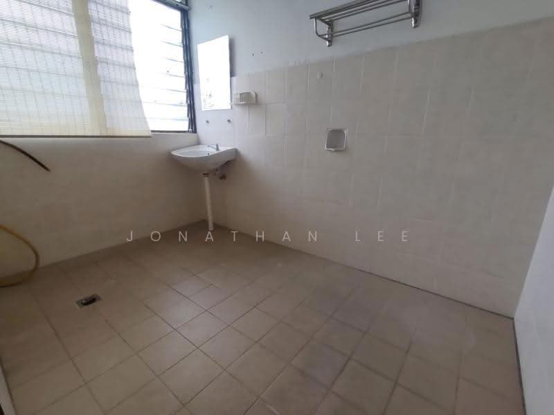 Rumah Teres 2-Tingkat untuk Dijual di Minden Heights (Gelugor) - Jonathan Lee - Bathroom - PropertyGuru.com.my