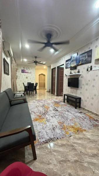 Rumah Teres 1.5-Tingkat untuk Dijual di Taman Seri Serdang (Kepala Batas) - Aswad . - Living Room - PropertyGuru.com.my