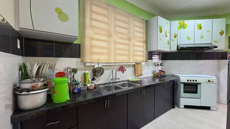 Rumah Teres 1.5-Tingkat untuk Dijual di Taman Seri Serdang (Kepala Batas) - Aswad . - Kitchen - PropertyGuru.com.my