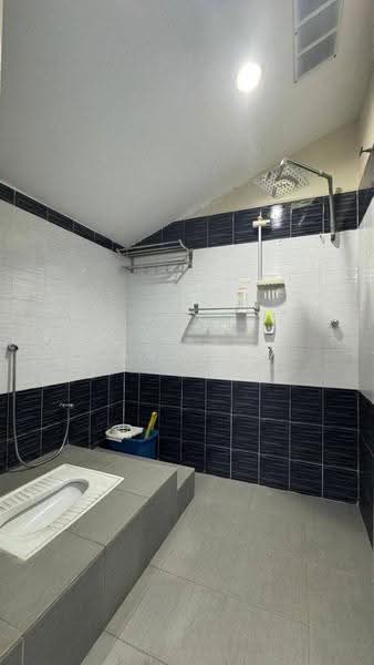 Rumah Teres 1.5-Tingkat untuk Dijual di Taman Seri Serdang (Kepala Batas) - Aswad . - Bathroom - PropertyGuru.com.my