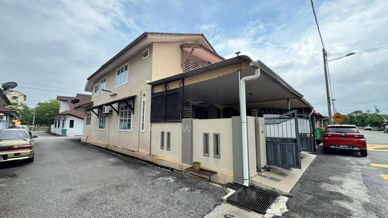 Rumah Teres 1.5-Tingkat untuk Dijual di Taman Seri Serdang (Kepala Batas) - Aswad . - Exterior - PropertyGuru.com.my