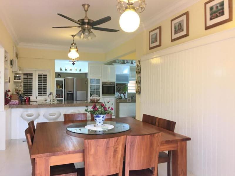 Pangsapuri untuk Dijual di Bunga Raya Apartment - Jenson Low - Dining Room - PropertyGuru.com.my