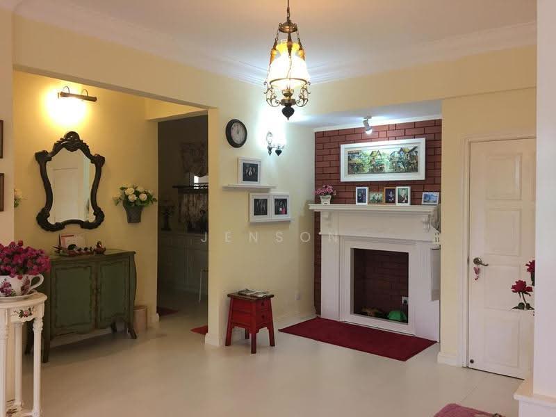Pangsapuri untuk Dijual di Bunga Raya Apartment - Jenson Low - Living Room - PropertyGuru.com.my