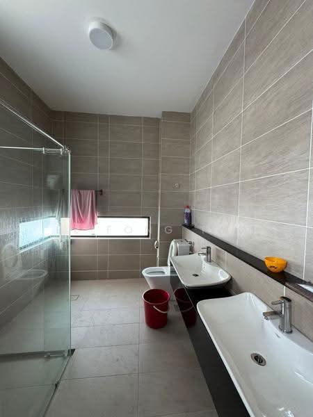 Rumah Berkembar untuk Dijual di Taman Gaya (Ulu Tiram) - Ee Fong Toh - Bathroom - PropertyGuru.com.my