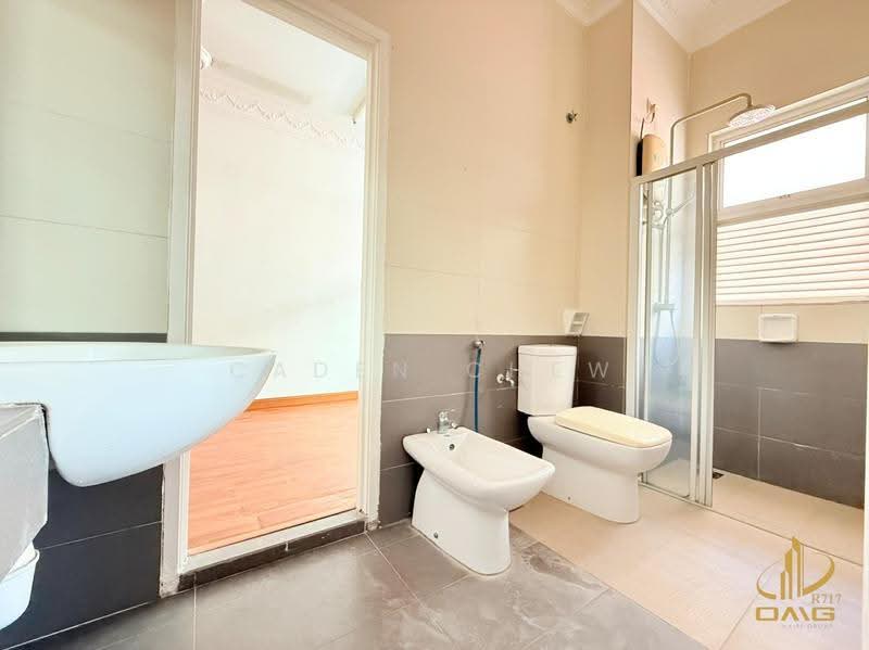 3-storey Terraced House for Sale in Setia Alam (Selangor) - Caden Chew - Bathroom - PropertyGuru.com.my
